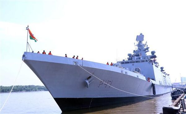 Indian Navy ships pay a friendly visit to Ho Chi Minh City