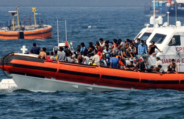 Circa 50 migranti sono stati soccorsi dalla guardia costiera italiana