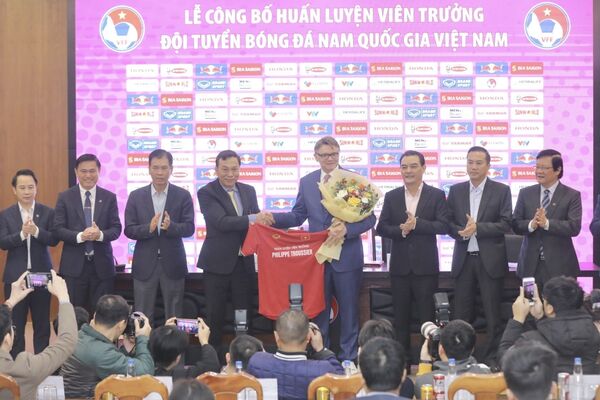 Coopération footballistique entre le Vietnam et la République de Corée