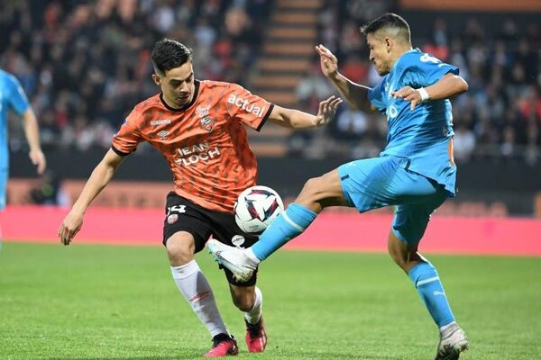 Marseille, hooked 0-0 at Lorient, gives ground