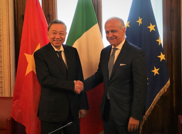Il Ministro della Polizia in visita di lavoro in Italia