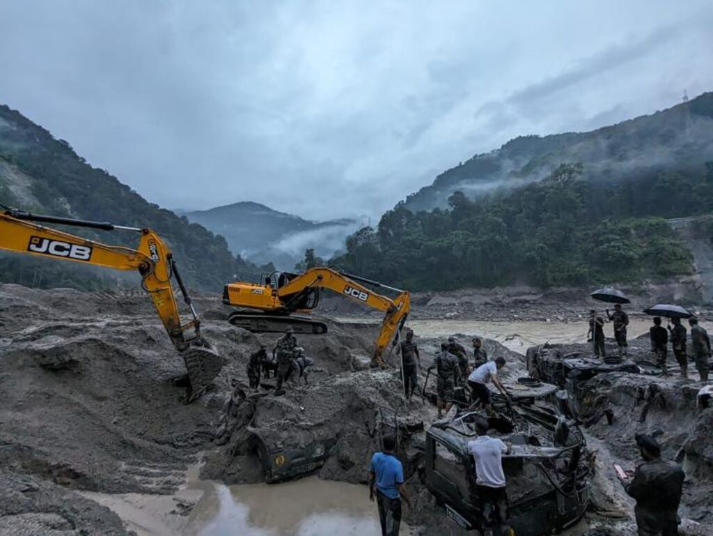 Inde : Au Moins 56 Morts Après Le Débordement D'un Lac Dans L'Himalaya