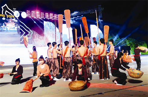 Les activités culturelles des ethnies locales ont été reproduites lors de cette fête de rue.