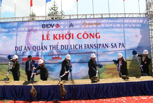     La cérémonie de mise en chantier du téléphérique reliant Sa Pa au sommet du Fansipan.    