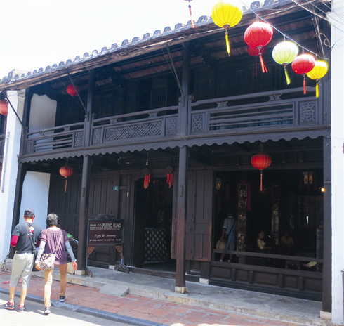La célèbre maison ancienne Phùng Hung.