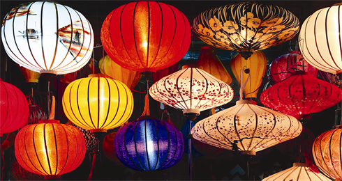 Les lanternes à Hôi An sont belles et de formes variées.    