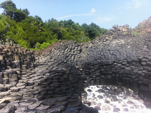 Les roches volcaniques arborent de superbes couleurs.