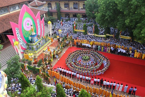 Diverses Activites En L Honneur De L Anniversaire De La Naissance Du Bouddha Le Courrier Du Vietnam