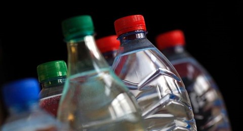 Leau En Bouteille De Plusieurs Marques Contaminée Par Des