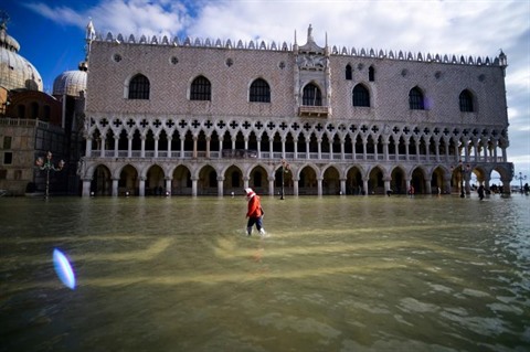 L Italie Decrete L Etat D Urgence A Venise Apres Une Inondation Historique Le Courrier Du Vietnam