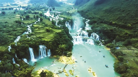 L Incroyable Chute D Eau De Ban Gioc Le Courrier Du Vietnam
