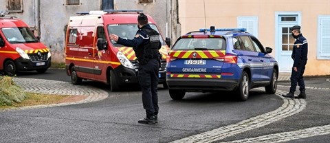 Trois Gendarmes Tues Un Quatrieme Blesse Par Un Forcene Dans Le Puy De Dome Le Courrier Du Vietnam