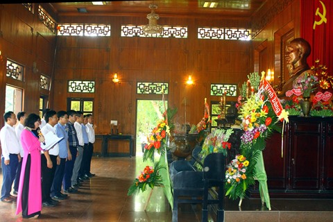 Nghe An Commemore Le 51e Anniversaire Du Deces Du President Ho Chi Minh Le Courrier Du Vietnam