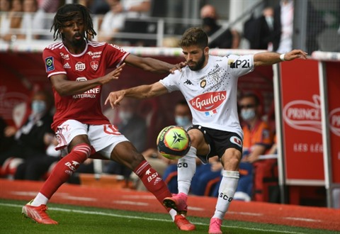 L1: Angers dauphin braked, realistic Nice, Lyon in the ascending phase