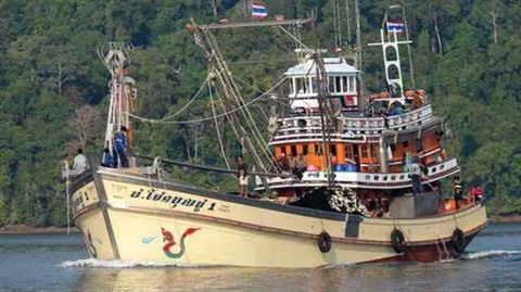 L'Indonésie coule des dizaines de bateaux pratiquant la pêche illégale 