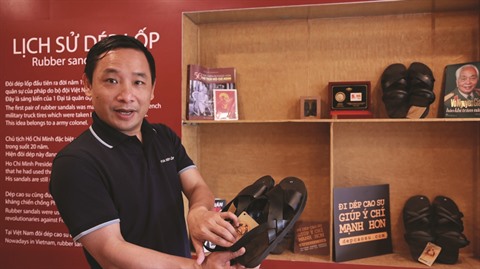 Vietnam: les sandales de caoutchouc font de la résistance