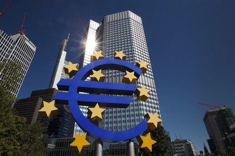 Eurozona: la stagnazione economica “complica le opzioni” per la Banca centrale europea