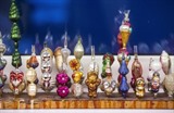Des décorations de Noël en perles de verre soufflé, à Ponikla, en République tchèque, le seul endroit qui en produit dans le monde, le 14 décembre 2021. Photo : AFP/VNA/CVN<br />
<br />
